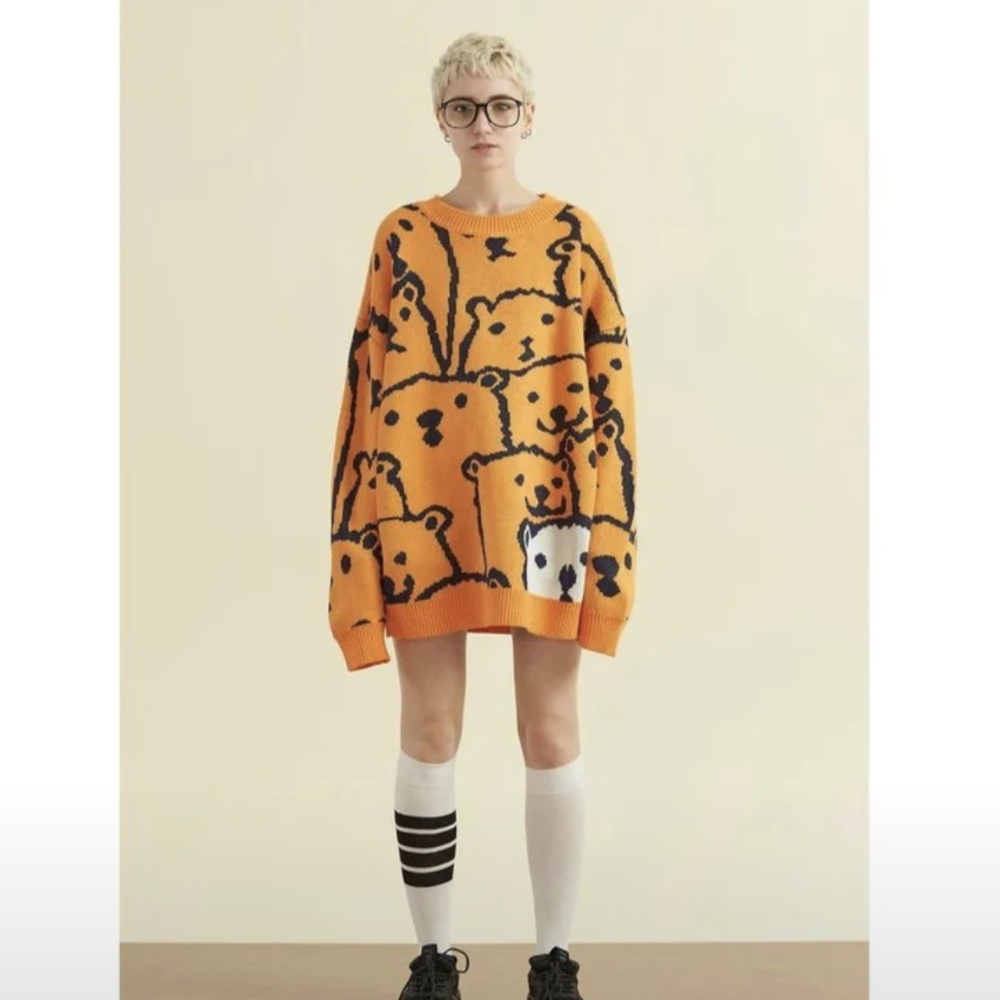 All over bear sweater in orange! 🧡 NWOT